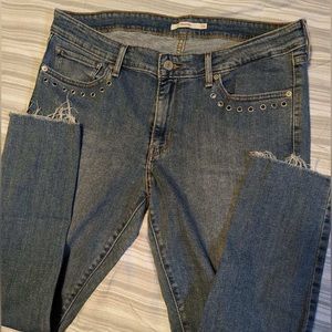 Levi’s Women’s 711 skinny jean